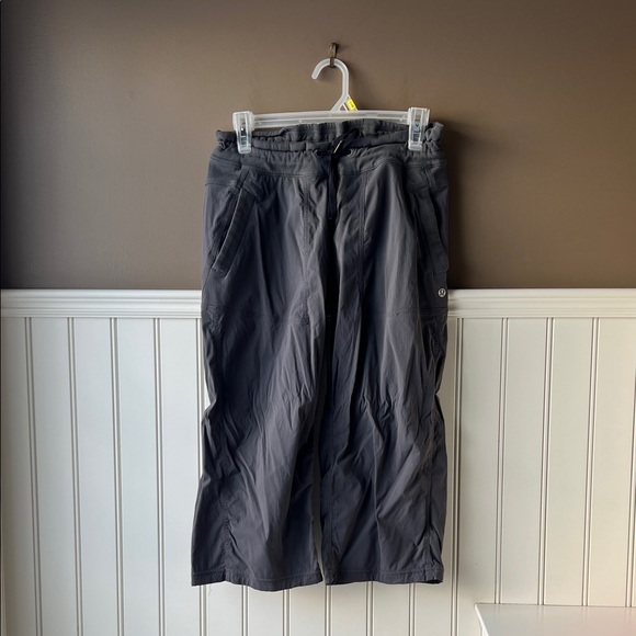 Lululemon Dance Studio Crop Pants Size 8 - Picture 2 of 9